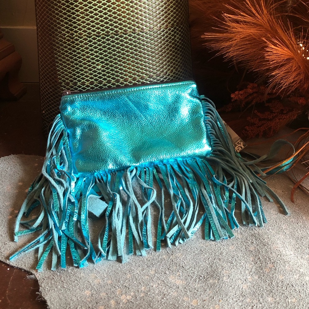 NWT KIG Olive Purse ~ Metallic Blue